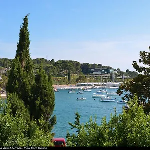 val-de-laco-studio-apartments.in-istria.net/